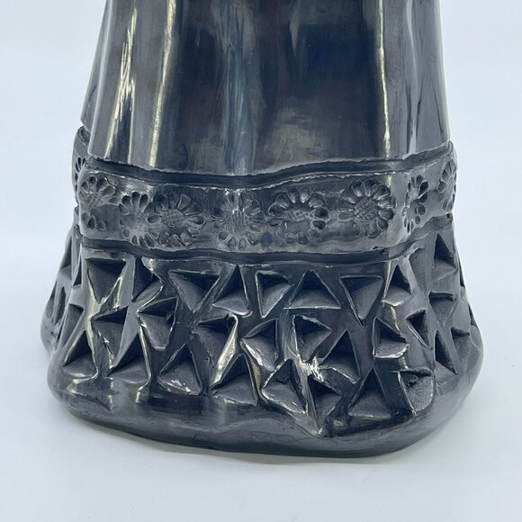 vintage oaxacan barro negro (black clay) woman figurine braided hair repaired - Picture 8 of 12